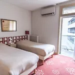 Hotel Ours Blanc - Place Victor Hugo