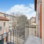 Rare Pearl Very Quiet And Bright In Toulouse