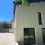 Elegante Maison De Ville Renovee