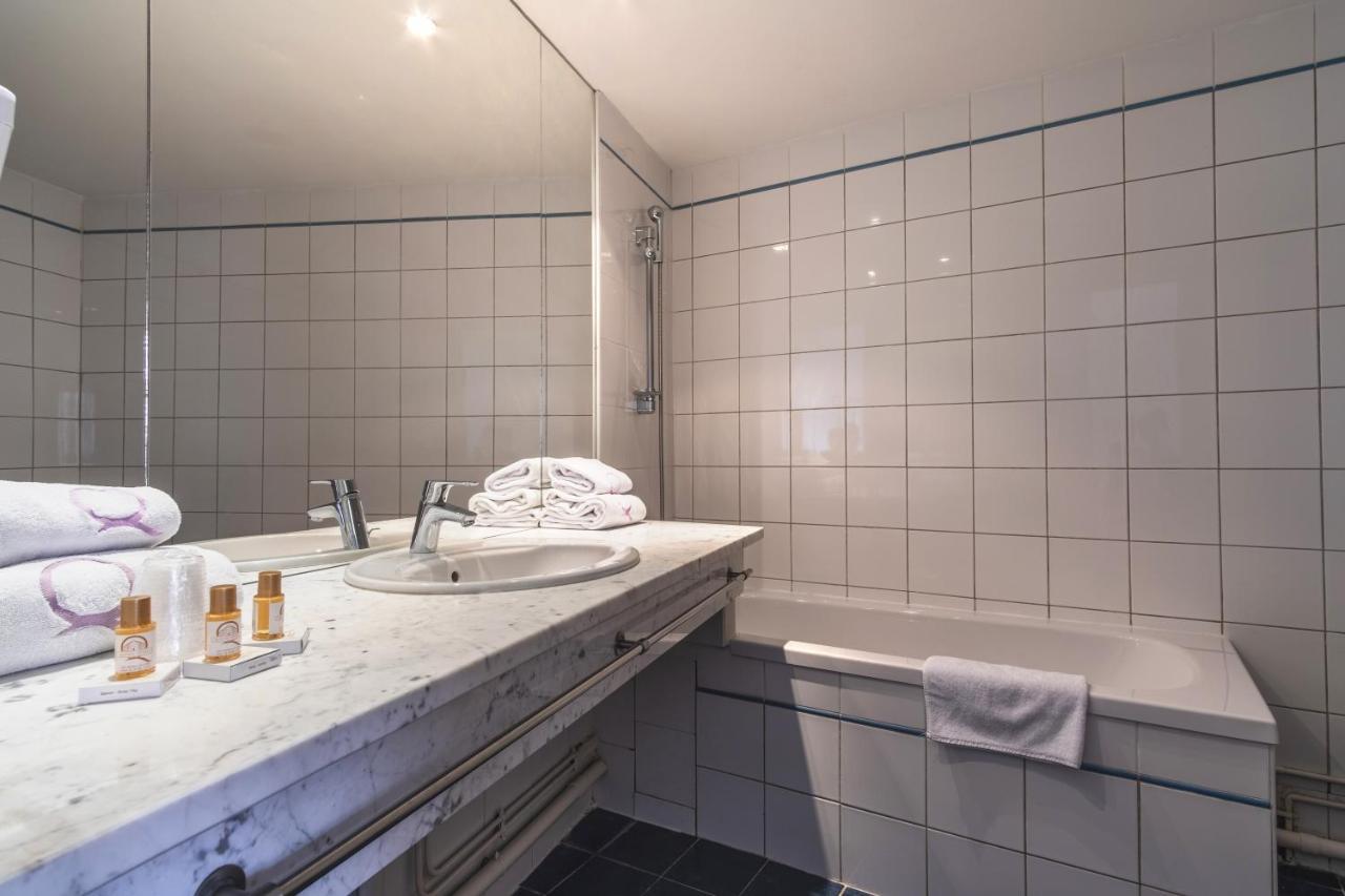 Hotel Ours Blanc - Place Victor Hugo 2*