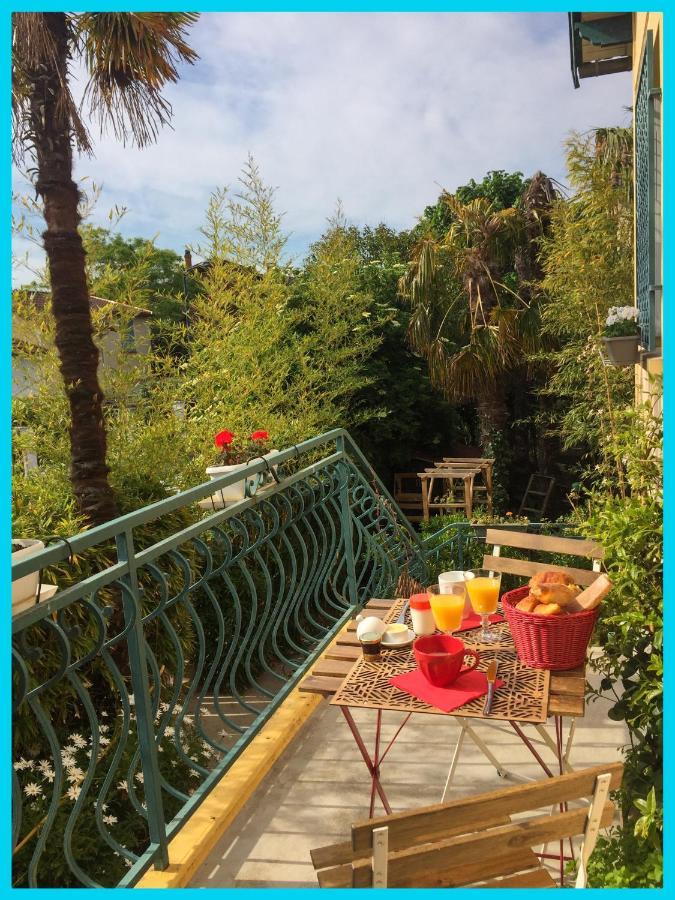 Guest house La Bulle Dans Le Palmier