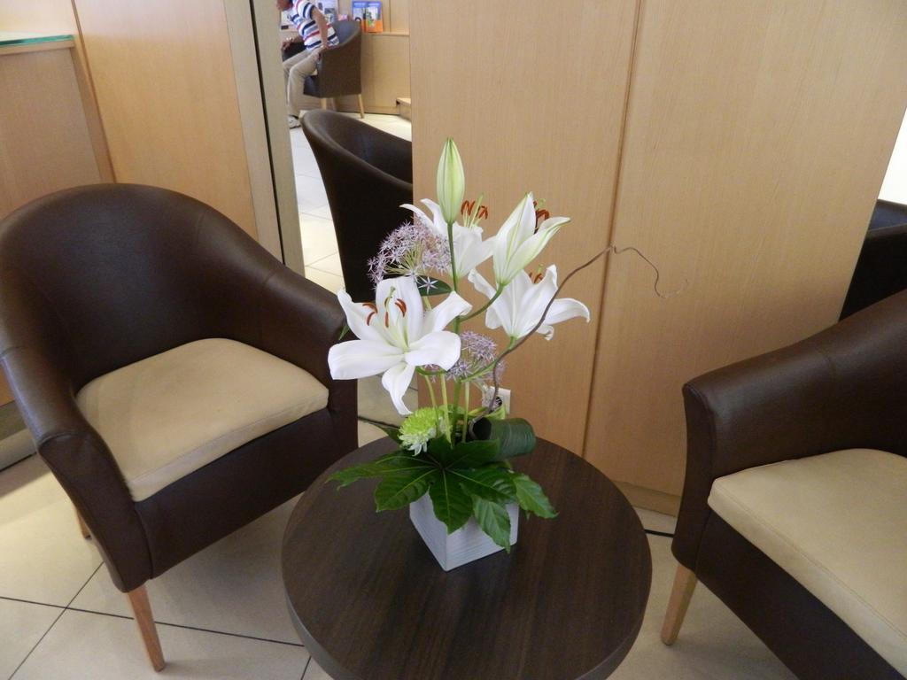 Hotel Ours Blanc - Place Victor Hugo