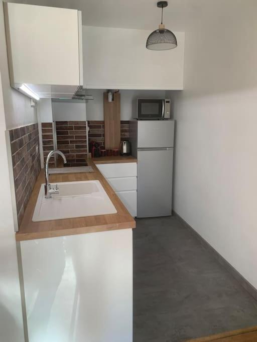 Superbe T1 Refait A Neuf, Parking, Clim, Metro Apartment *