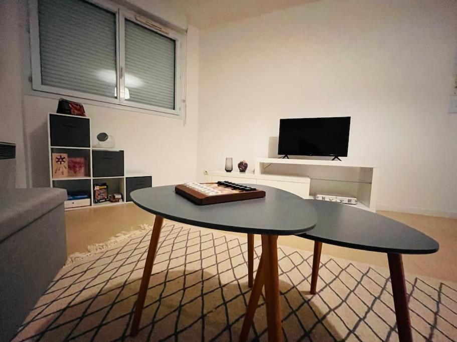 Apartamento - *