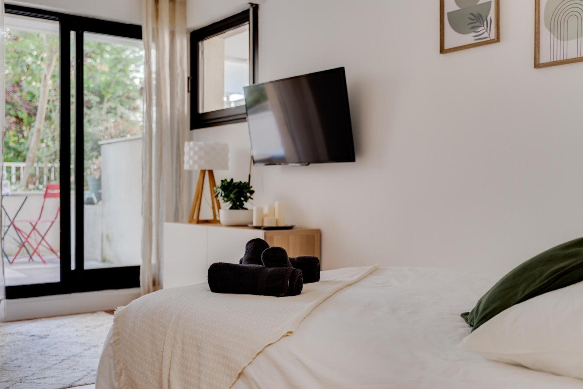 Place Dupuy, Clim, Parking, Terrasse Apartment *