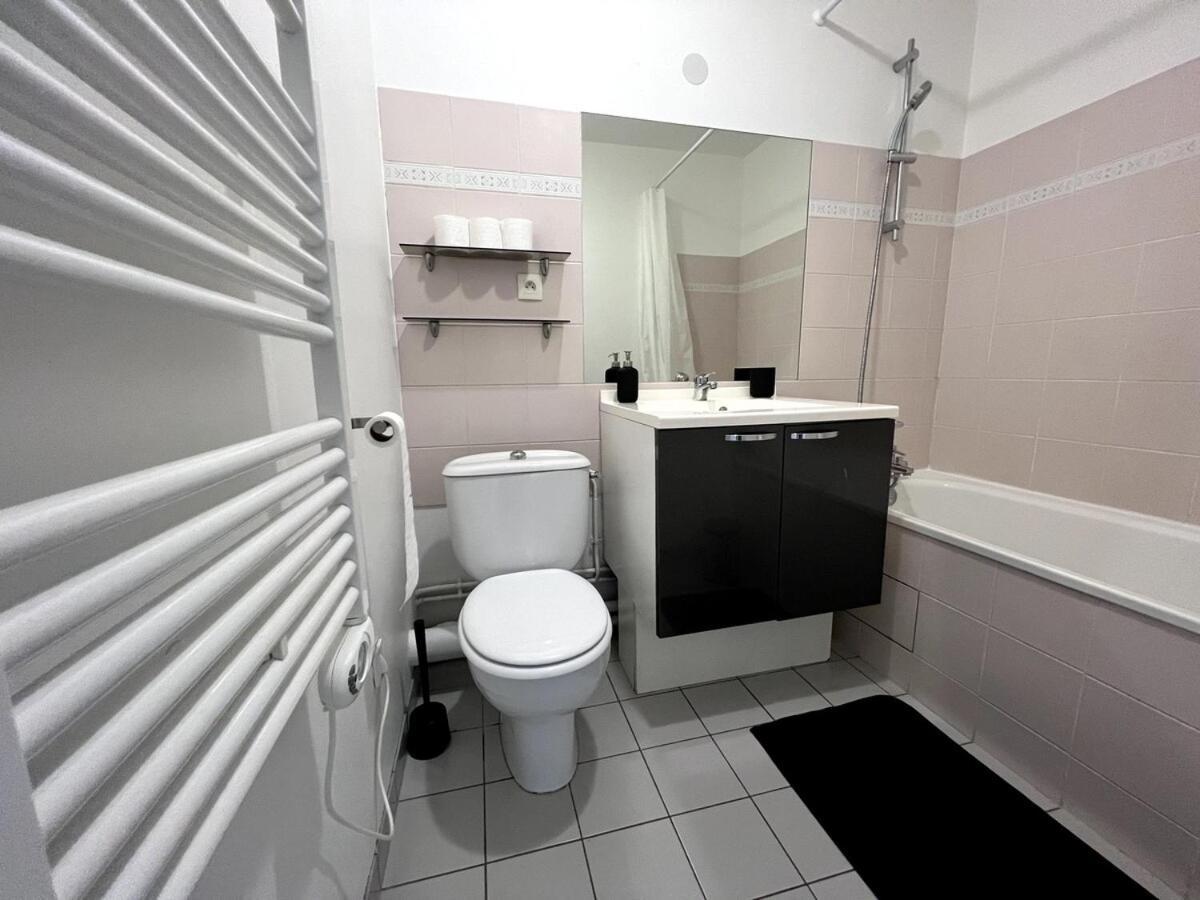 Apartment T2 Au Calme Avec Parking Et Balcon *