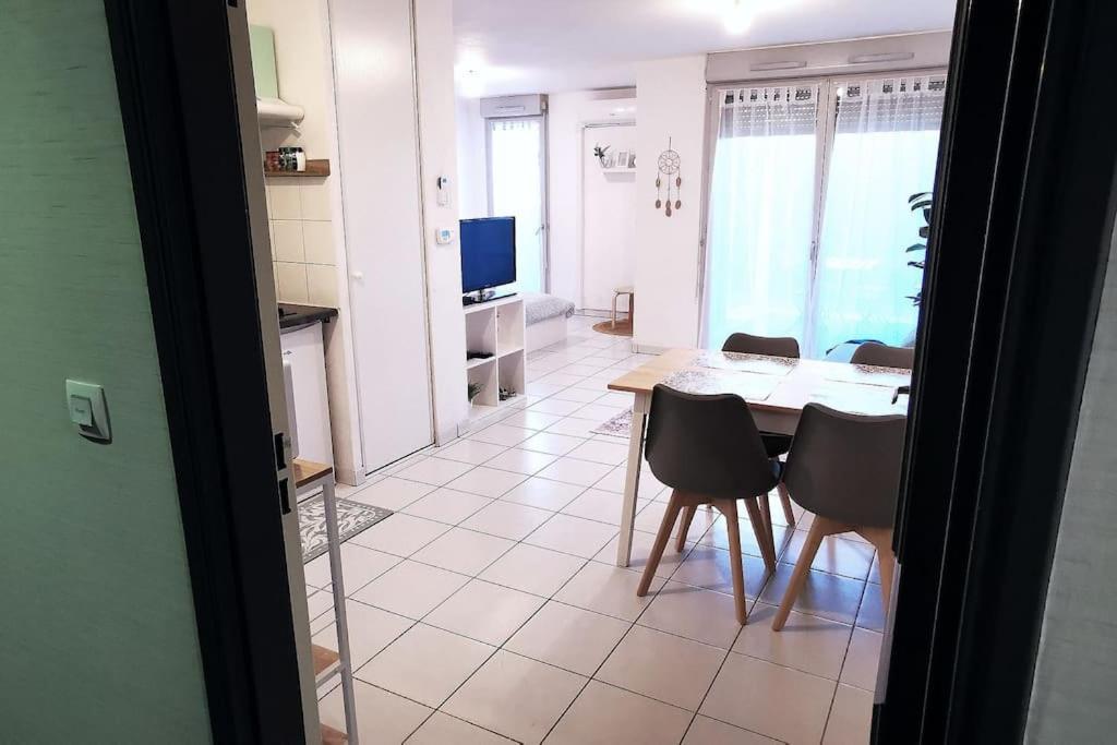 Grand Lumineux Et Sa Terrasse Au Calme Apartamento