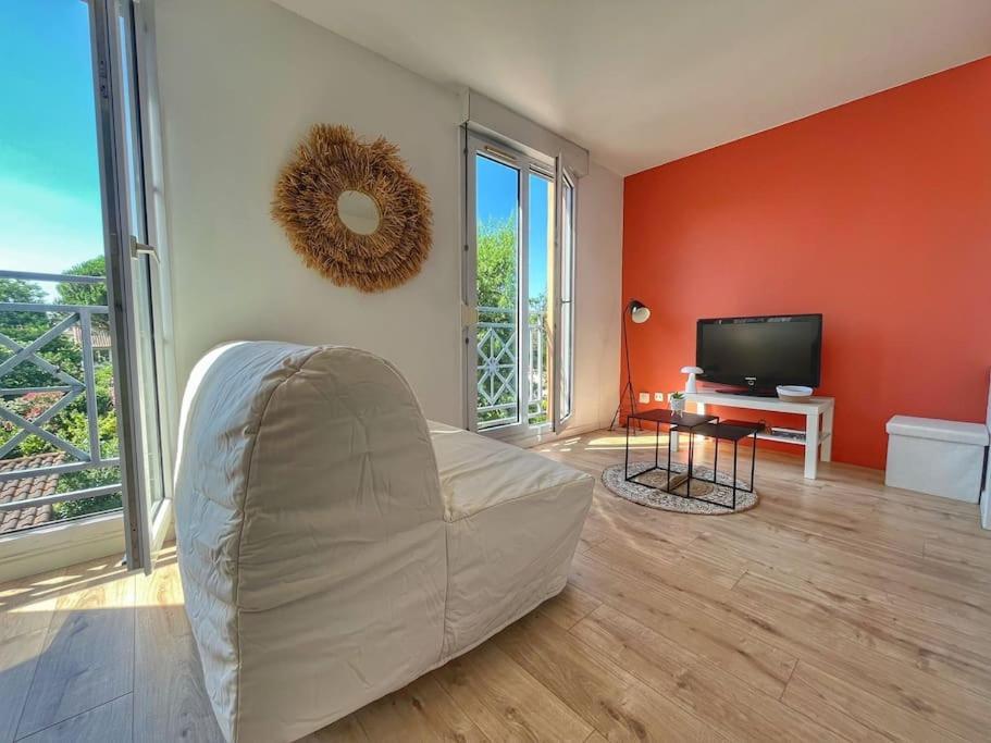 Appartement Refait A Neuf Avec Parking
