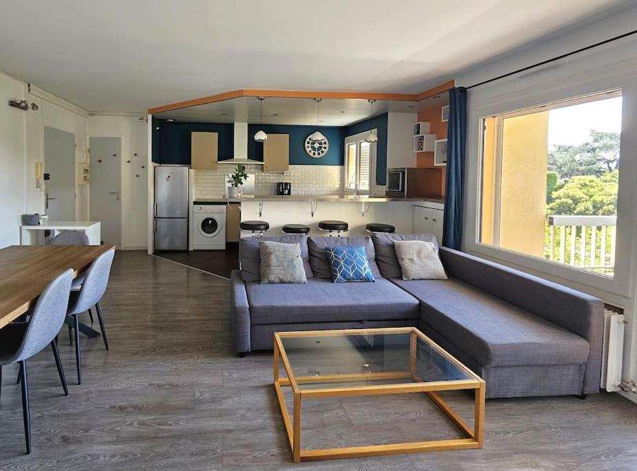 Appartement T2 Centre - Metro, Parking, Balcon