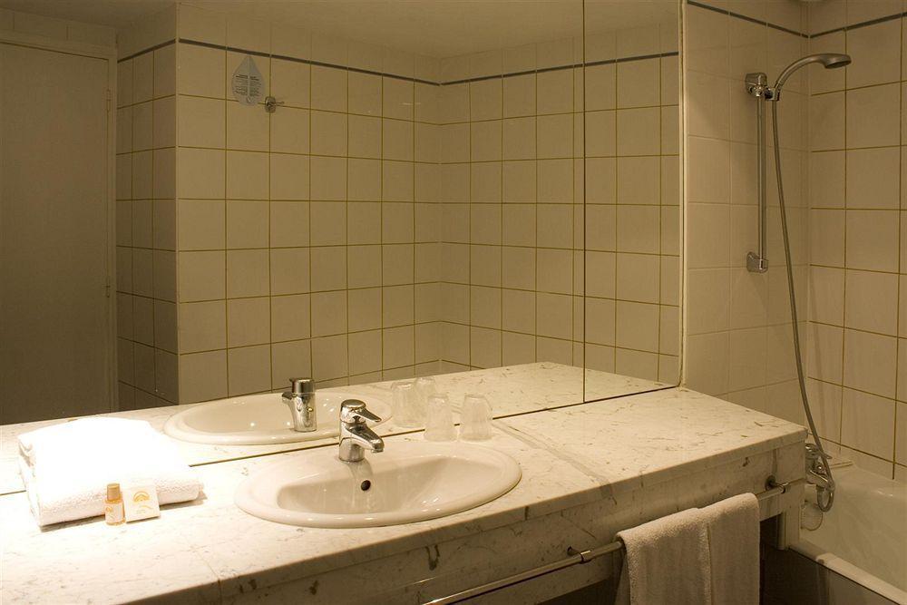 Hotel Ours Blanc - Place Victor Hugo Hotel 2*
