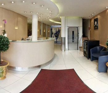 Hotel Ours Blanc - Place Victor Hugo 2* Toulouse