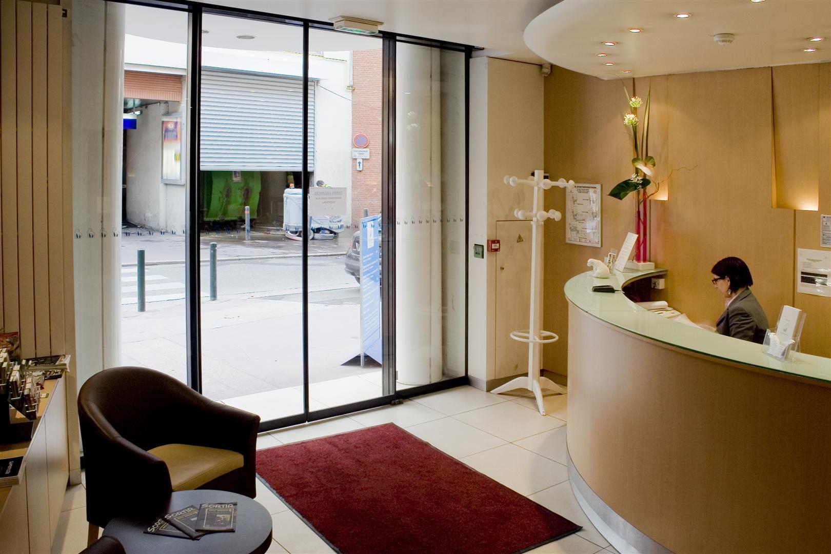 Hotel Ours Blanc - Place Victor Hugo Hotel