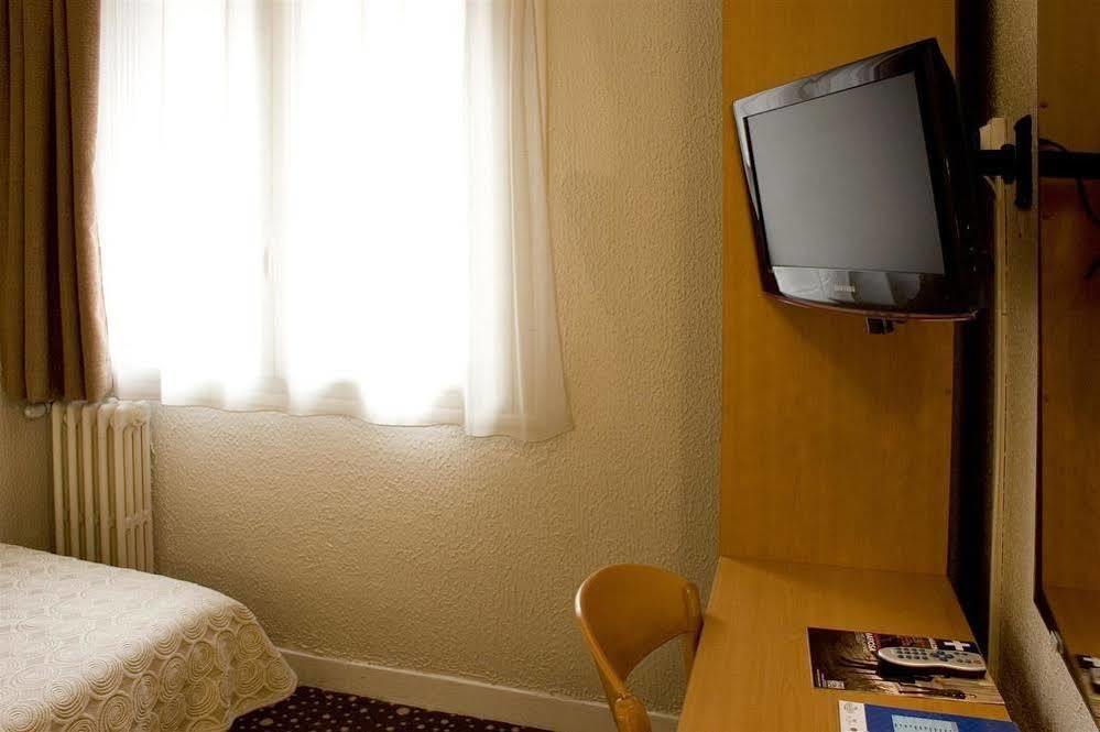 Hotel Ours Blanc - Place Victor Hugo Hotel 2*