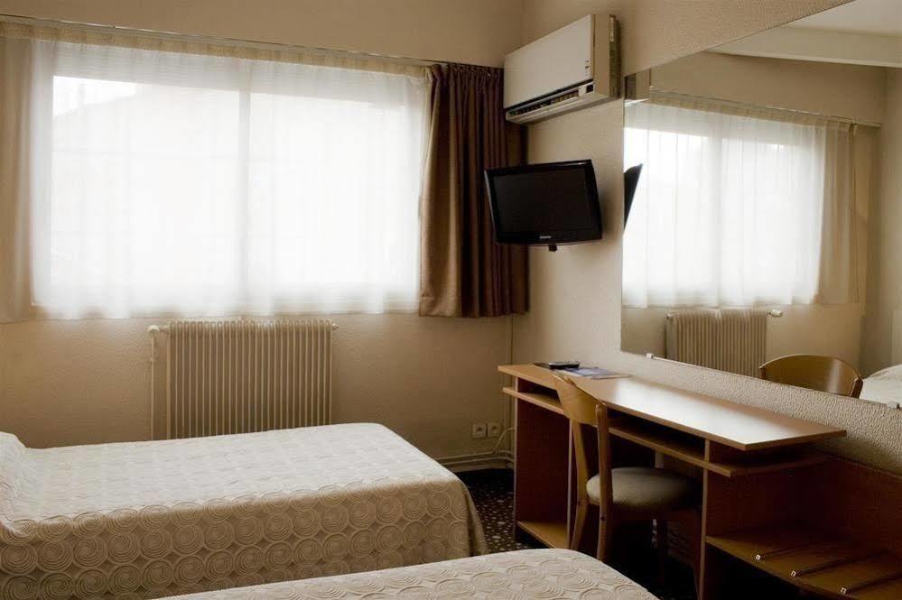 Hotel Ours Blanc - Place Victor Hugo Hotel 2*
