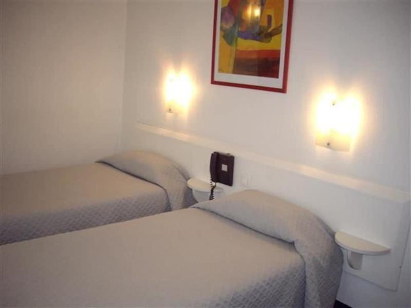 Hotel Ours Blanc - Place Victor Hugo 2* Toulouse