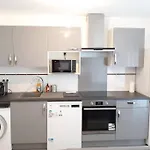 T3 Spacieux, Renove En 2020 -Pkg-Metro