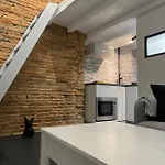Studio rénové, terrasse privative, 300m du Capitole