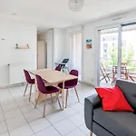 La Loge Du Minotaure, Parking Et Bureaux