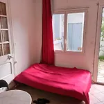Chambre meublée indépendante, avec piscine, pour 2 personnes