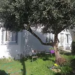 Chambre Meublee Independante, Avec Piscine Et Jardin, 1 Lit Pour 2 Personnes Direct Gare Aeroport