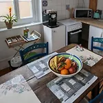 La Casa De Las Flores