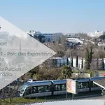 Two Bedrooms Modern Apartment Close To Tram