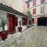 Petite Chartreuse Calme En Plein Coeur De Toulouse