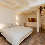 L\'Aubuisson - Apt Climatise Avec Terrasse Privee