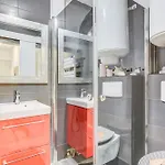 L Oasis studio proche hôpital et aéroport Piscine Parking &Netflix