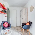 L Oasis studio proche hôpital et aéroport Piscine Parking &Netflix
