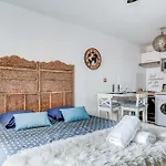 L Oasis studio proche hôpital et aéroport Piscine Parking &Netflix