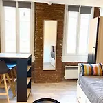 Superbe Studio, Neuf, St Cyprien
