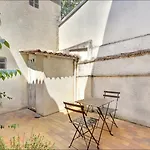 Grand Deux Pieces - Proche Metro - Terrasse