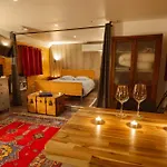 Magnifique Peniche Cosy Et Spacieuse A Toulouse