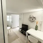 Studio Rochereau Climatise - Metro - Gare - Wifi