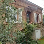 La Villa Des Violettes
