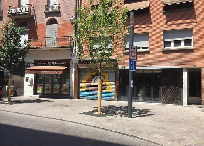 L\'Ecrin - Place Du Capitole Toulouse-Parking Et Petit Dejeuner Inclus