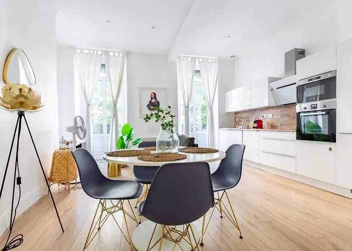 Grand Appartement Au Coeur Du Centre Historique
