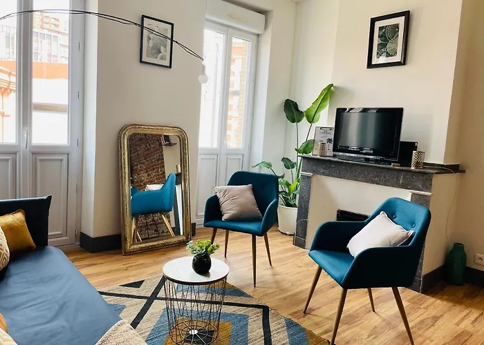Appartement Climatise Avec Balcon Et Parking Prive