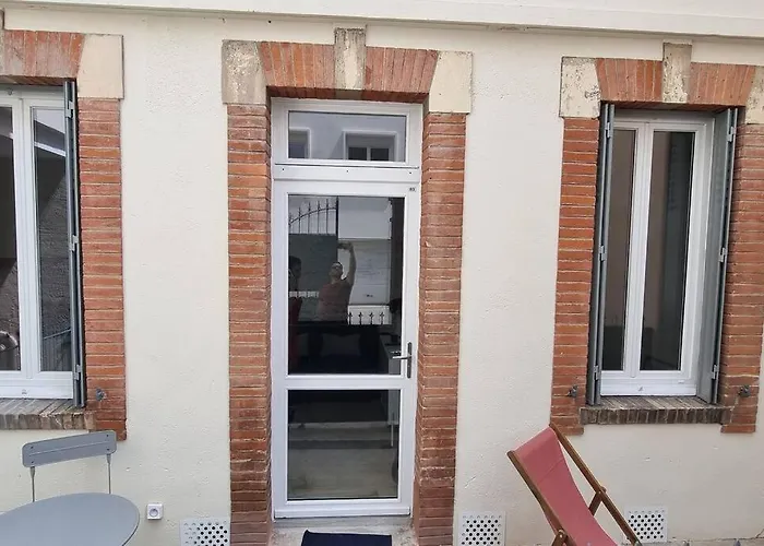 Grand Studio Avec Terrasse - Gare - Metro - Wifi