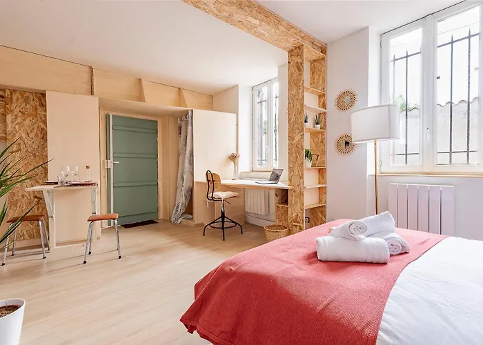 Quiet Architect-Designed Studio