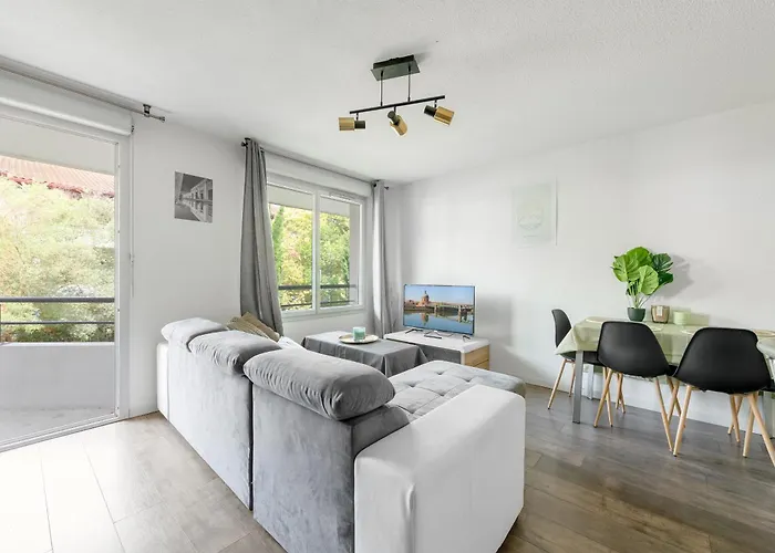 T3 Parking Gratuit, Balcon Et Residence Securisee