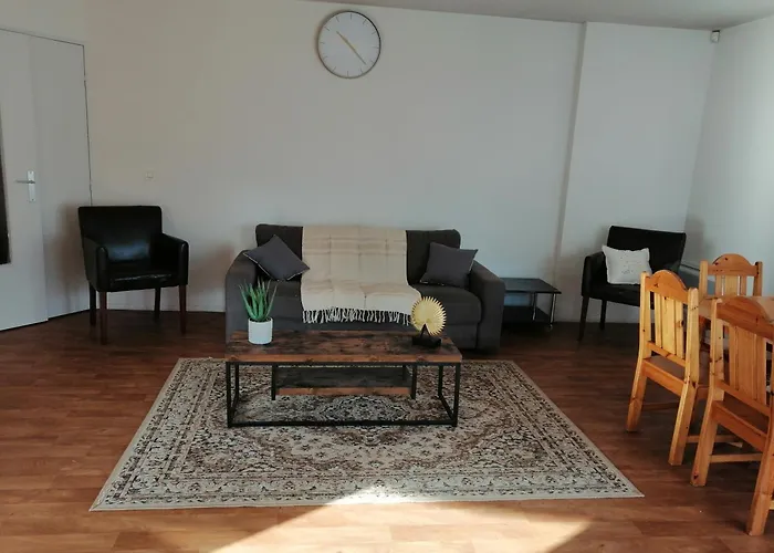 Les Fontaines T4 Spacieux 3 Chambres Parking Gratuit