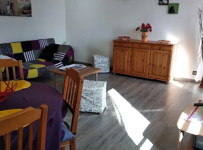 Appartement T2 48M² Calme Proche Centre