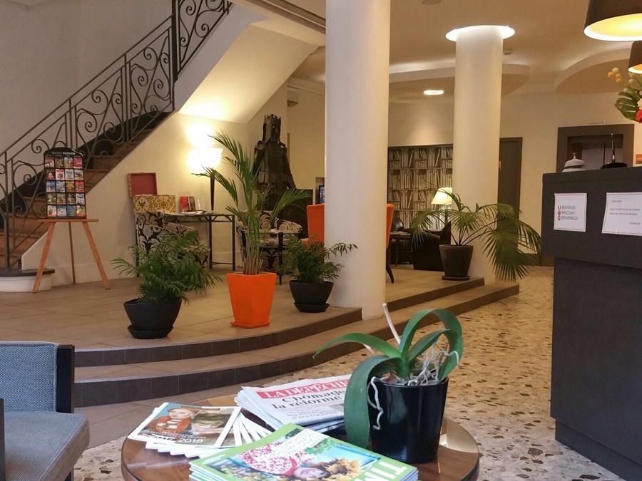 Raymond 4 Hotel