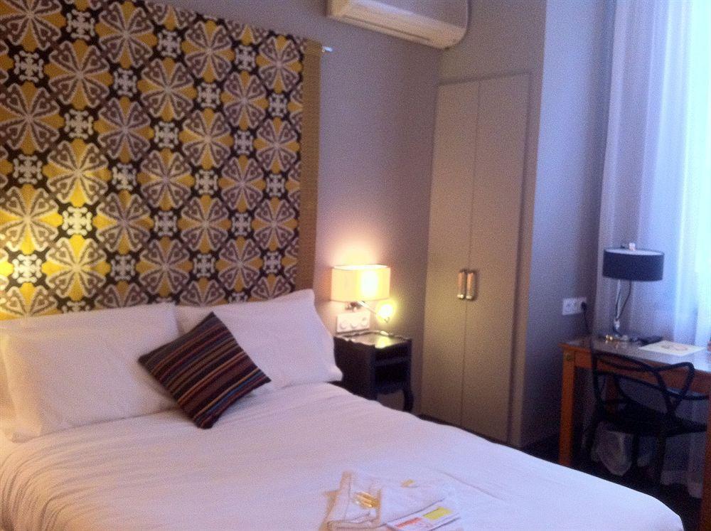 Raymond 4 Hotel