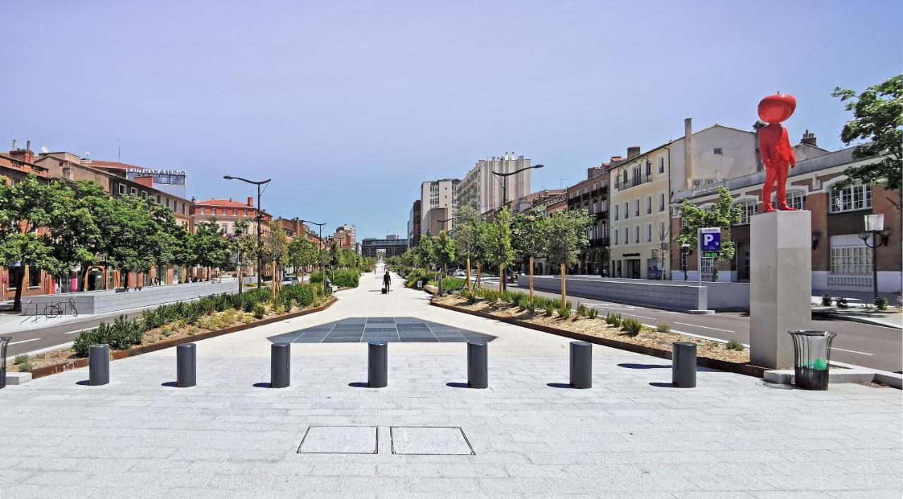 Apartment Centre