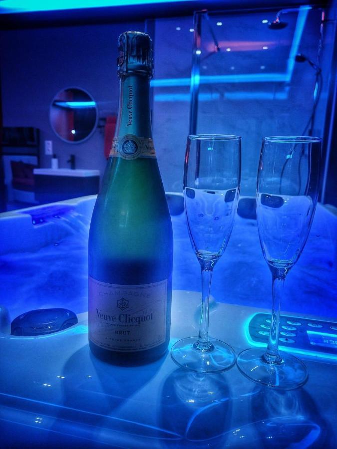 Secret Night Apartment *