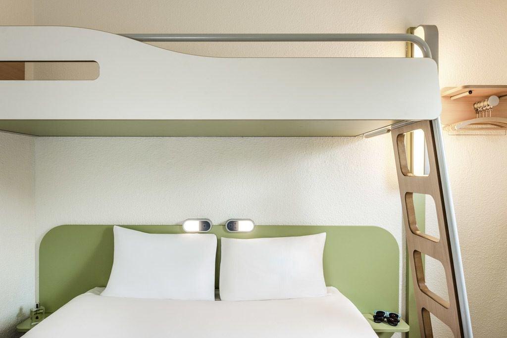 Hotel Cité De L'espace Hurel 2*