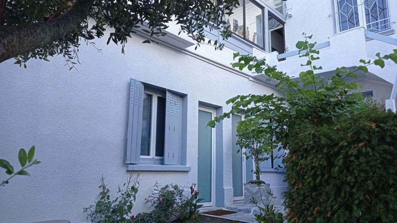 Meublée Indépendante, Avec Piscine, Pour 2 Personnes Apartamento *